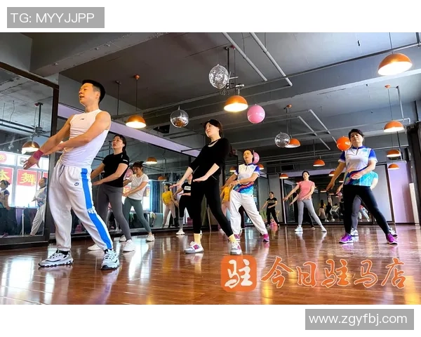 今曰足球比赛精彩纷呈各队争夺荣耀球迷热情高涨共襄盛举