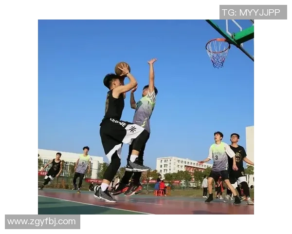 深圳滑板队的区域防守战术解析与滑板运动发展趋势探讨