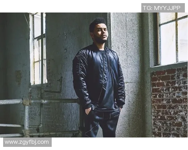 时尚与运动完美结合BAPE足球服引领潮流新风尚