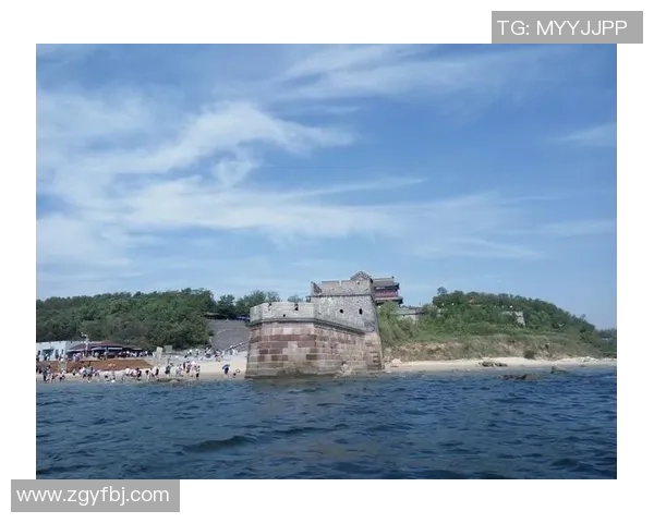 父子同心共追梦足球场上温情瞬间定格记忆